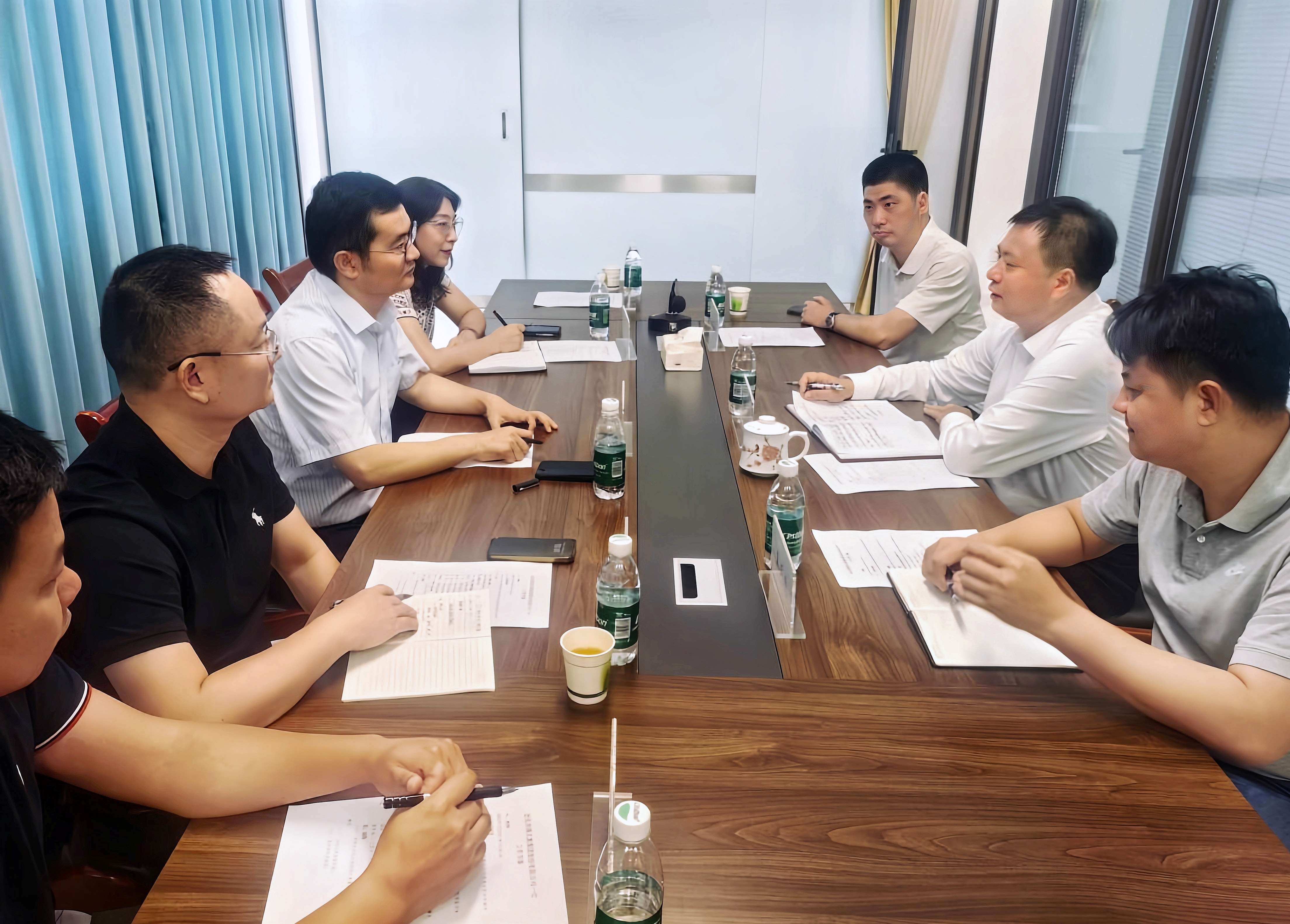 7月20日，朱延東與三亞市副市長(cháng)張長(cháng)豐舉行會(huì )談.jpg